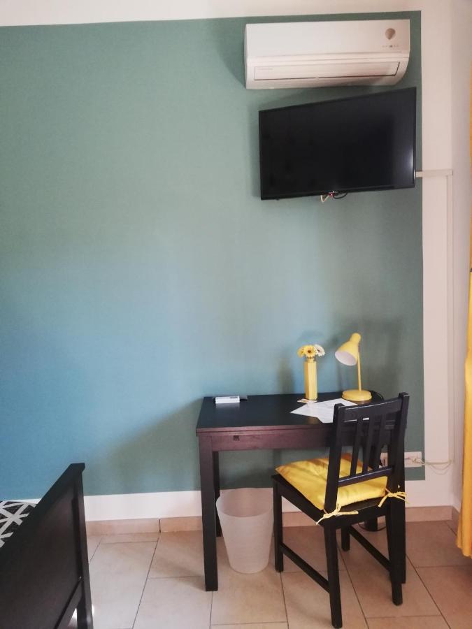 The Yellow House Fiumicino Luaran gambar