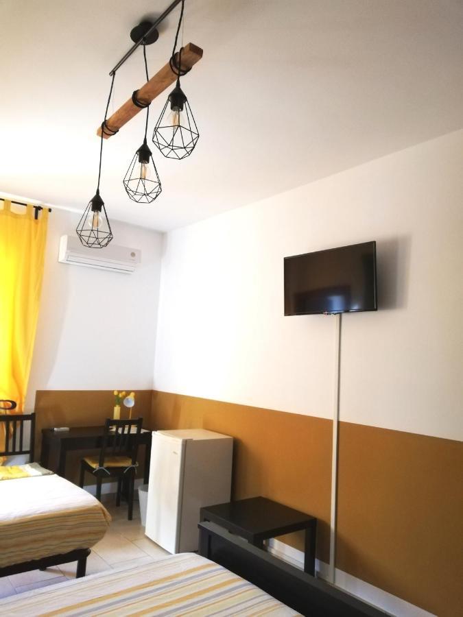 The Yellow House Fiumicino Luaran gambar