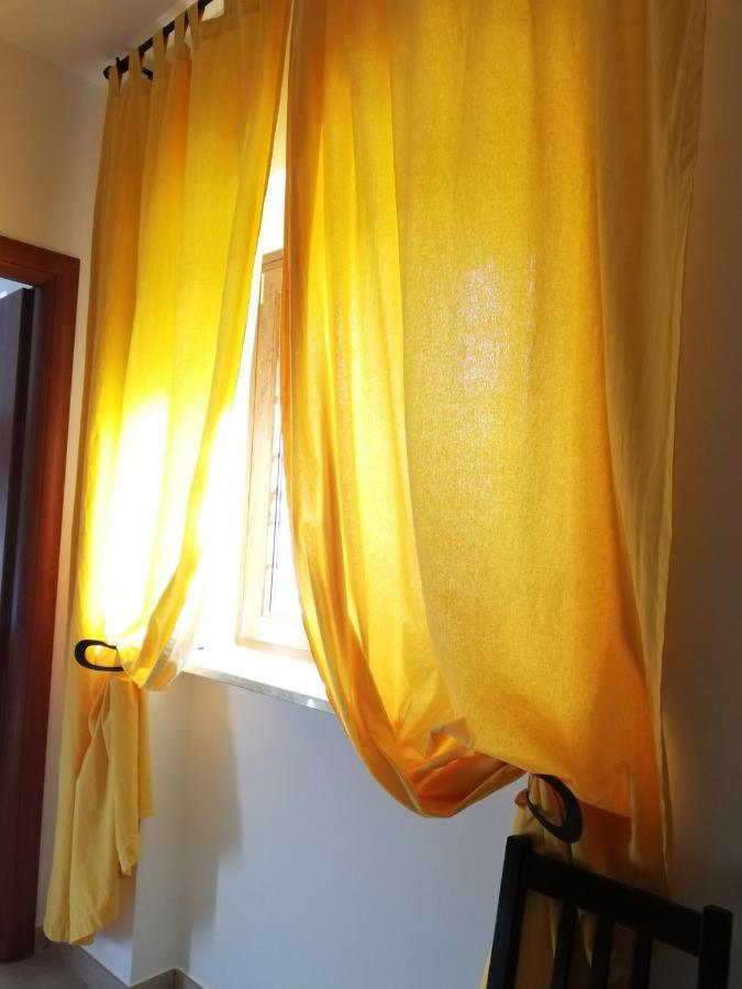 The Yellow House Fiumicino Luaran gambar