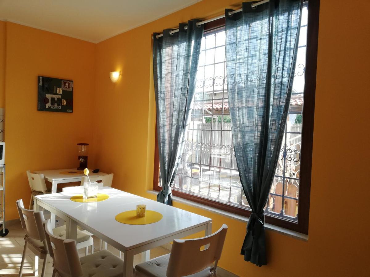The Yellow House Fiumicino Luaran gambar