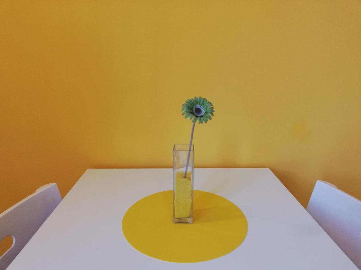The Yellow House Fiumicino Luaran gambar