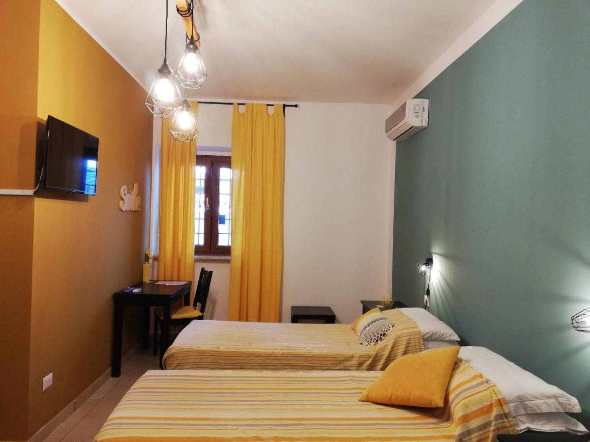 The Yellow House Fiumicino Luaran gambar
