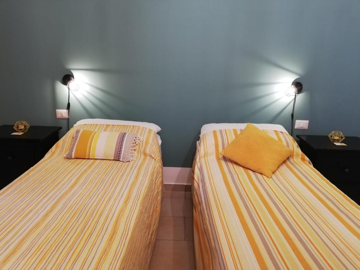 The Yellow House Fiumicino Luaran gambar