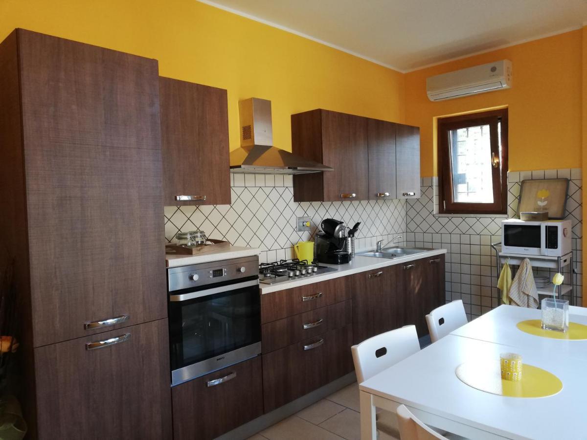 The Yellow House Fiumicino Luaran gambar