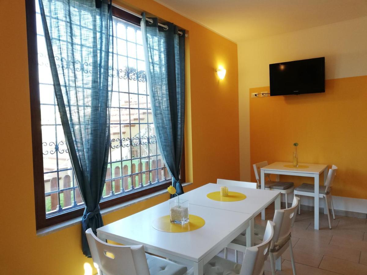 The Yellow House Fiumicino Luaran gambar