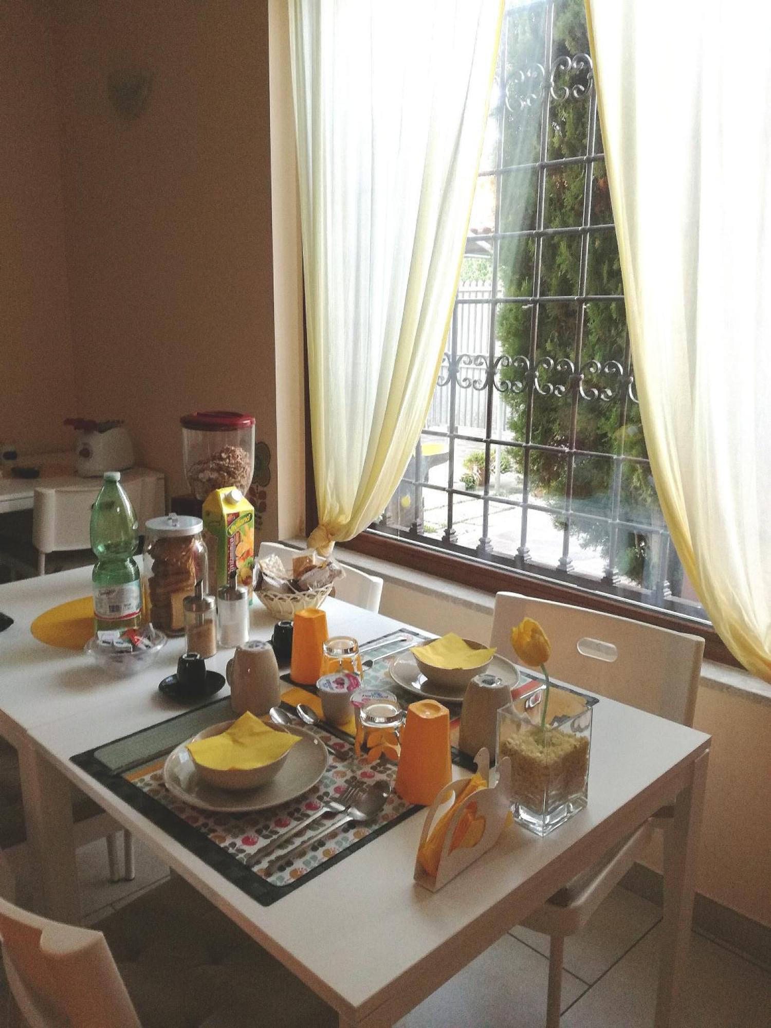 The Yellow House Fiumicino Luaran gambar
