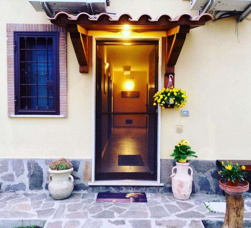 The Yellow House Fiumicino Luaran gambar
