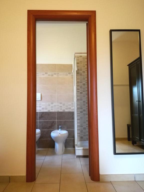 The Yellow House Fiumicino Luaran gambar